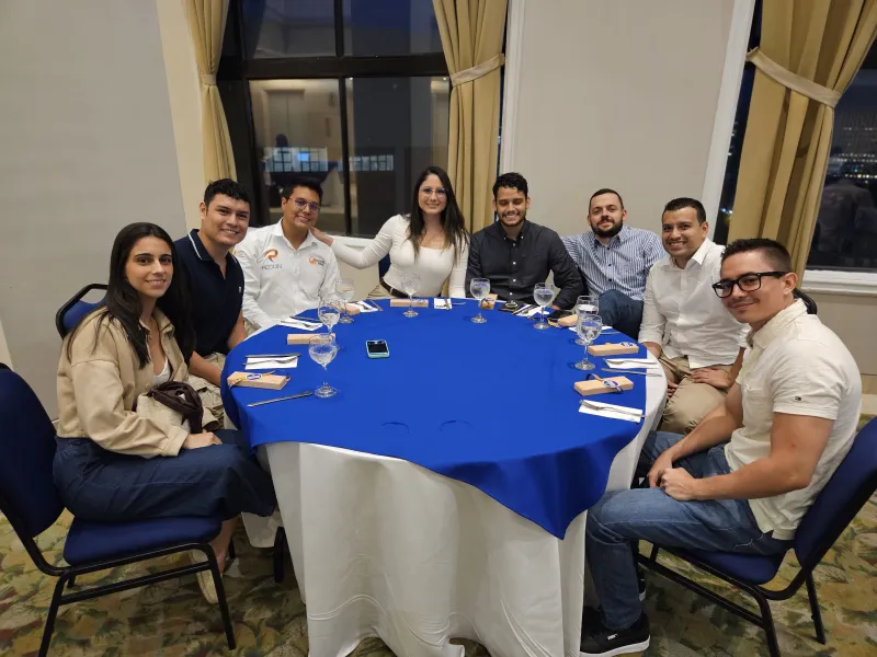 Egresados de Ingeniería Industrial se reúnen para fortalecer lazos y celebrar su legado