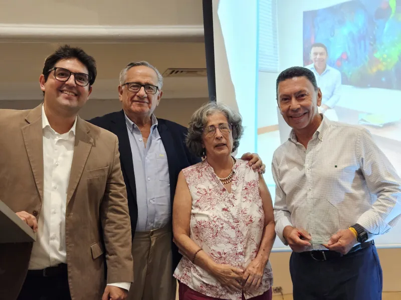 Egresados de Ingeniería Industrial se reúnen para fortalecer lazos y celebrar su legado